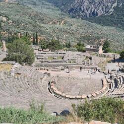 Amphitheatre above the temple