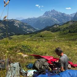Pause und Sachen trocknen am Col de Coux, Schweizer Grenze