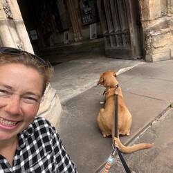 Warten vor der St. Marys Church