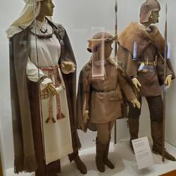 9th century clothing