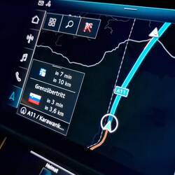 Gleich sind wir in Slowenien. Die Grenze befindet sich in einem Tunnel.