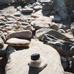 Ein Stein in einem Ring am Cruz