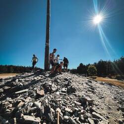Cruz de Ferro, der Ort an dem man sein Balast ablegen kann