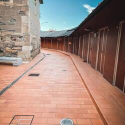 Rechts jeweils 2er Bettkojen