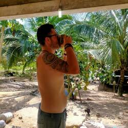 7. Enjoy some fresh coconut on the way to hidrate you on this tough work!