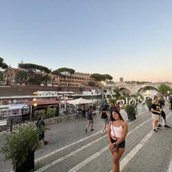 Markets and restaurants along the Tiber River