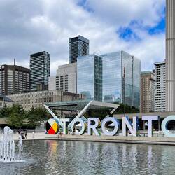 Another stop at Nathan Phillips Square as we make our way back to the hotel — Toronto, ON ... Canada