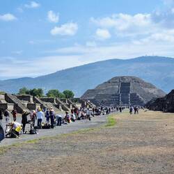 Die Straße der Toten führt zur Mondpyramide 🌙
