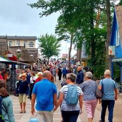 Die Straße Richtung Seebrücke in Zingst!