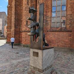 Musicians from Bremen statue based on brothers grimm