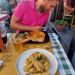 L'escalope était tellement grand qu'il n'y avait que de la salade pour l'accompagner 🤣