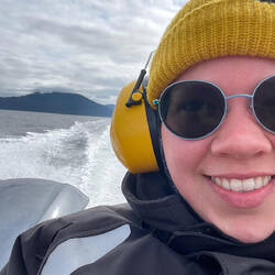 Hinten am Motor ist es ganz schön laut