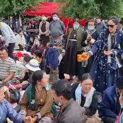 האנשים בהרצאה של הדאלי