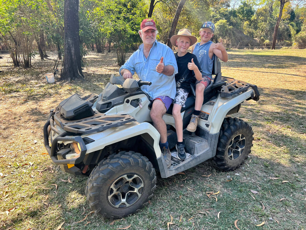 the kids cruising around the property with Lee, they saw buffalo 👍