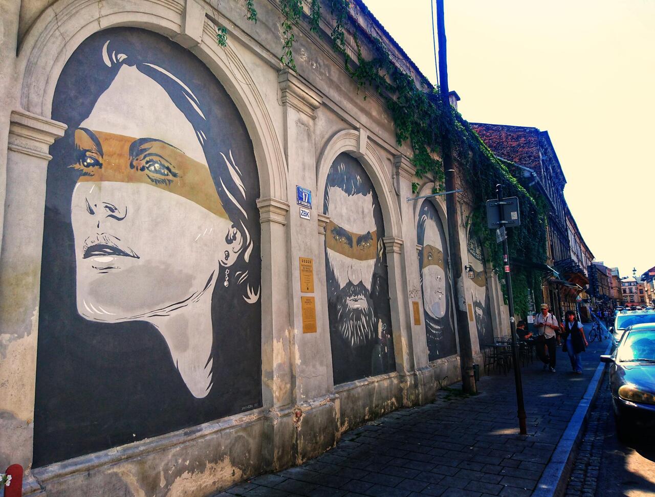 Tribute to Helena Rubinstein, Karol Knaus, and Esterka in Kazimierz.