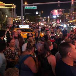 Die Masse wartet ....