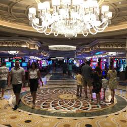 Eingang zur "Spielothek" im Bellagio