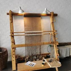 Webstuhl für den Wollstoff, aus dem die Segel der Boote entstanden