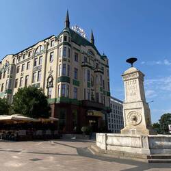 Moskva Hotel with Terazije Fountain