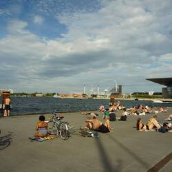 Baden mitten im Hafen