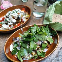 Chicken Shawarma und Jerusalem - Teller mit Pitabrot