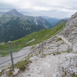 Die ersten Gewitterwolken zeichnen sich ab