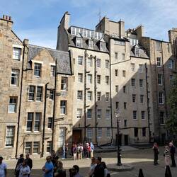 A "close" which is common in edinburgh. These are small courtyards off the main streets