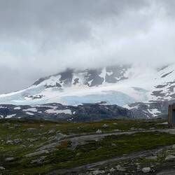 Man kann geführte Gletscher Wanderungen buchen