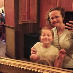 Mausis erste Achterbahnfahrt, fand sie nicht so toll, weil es ziemlich dunkel drin war.