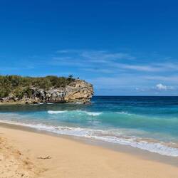 Vo däm Felse isch dr Harrison Ford mit dr Anne Heche nachem Kuss in "6 Tage 7 Nächte" gsprunge!