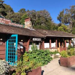 Glen Oaks ... sogar mit kleinem Laden und Cafe nebenan ...