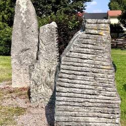 Das ist kein mystischer Steinkreis, sondern Mamor, der hier seit dem 17.Jhd. abgebaut wird.