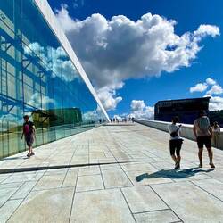 Aufstieg auf das Dach der Oper