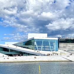 Das Opernhaus rechts daneben das Munch Museum