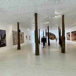 ...In der sich eine Galerie befindet