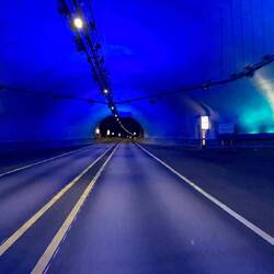 Auch die hübschen beleuchteten Tunnel gibt es noch mal zum Abschluss zu sehen