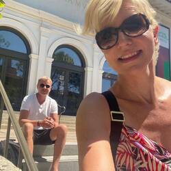 ... vor dem Museum of Art