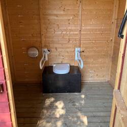 ...weil behintertengerecht und damit sehr groß.