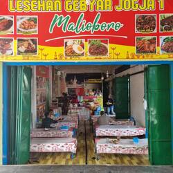 Mit den Einheimischen essen🙈