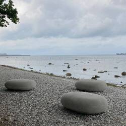 Strand, daneben Fuß-/Radweg