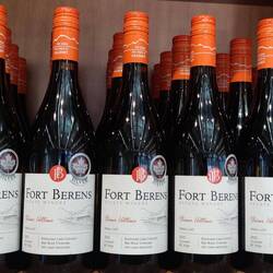 Grüner Veltliner, bei uns eher die günstigere Weinsorte, hier in Kanada der teuerste Tropfen