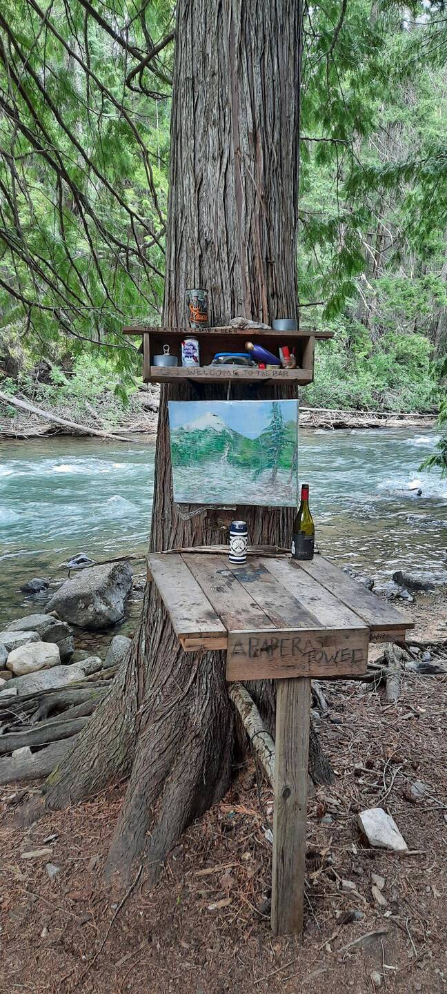 Mitten im Wald, nimm ein Bier/ gib ein Bier