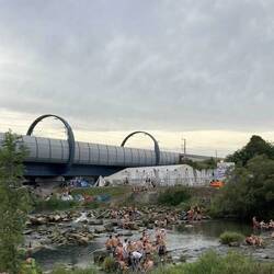 Mich würde brennend interessieren wie es 300m Flussabwärts aussieht.