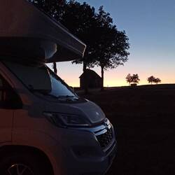 Des Wohnmobils Abendstimmung