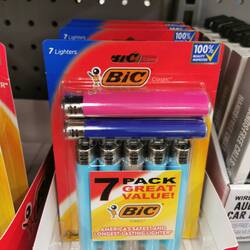 W Ameryce wszędzie wielopaki, na co komu 7 longlasting zapalniczek ;)?