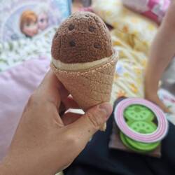 Julia - Eis essen und Barbie spielen mit Mona. Herrlich 🌼