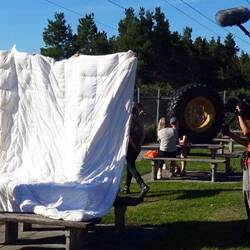 Auch hier gibt es j(unge) Menschen, die die Verunstaltung der Erde aus Profit nicht hinnehmen