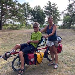 Tobias und Kata auf ihrem Pino