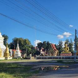 Tempel in der Nähe des Dorfes