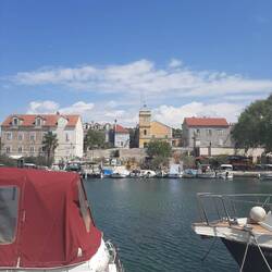 Der kleine Hafen von Zlarin